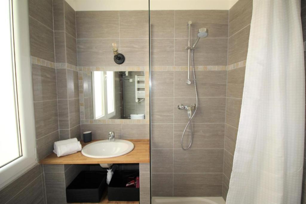 Nice Renting - Notre Dame - Cosy Loft Perfect View On The Roofs ภายนอก รูปภาพ