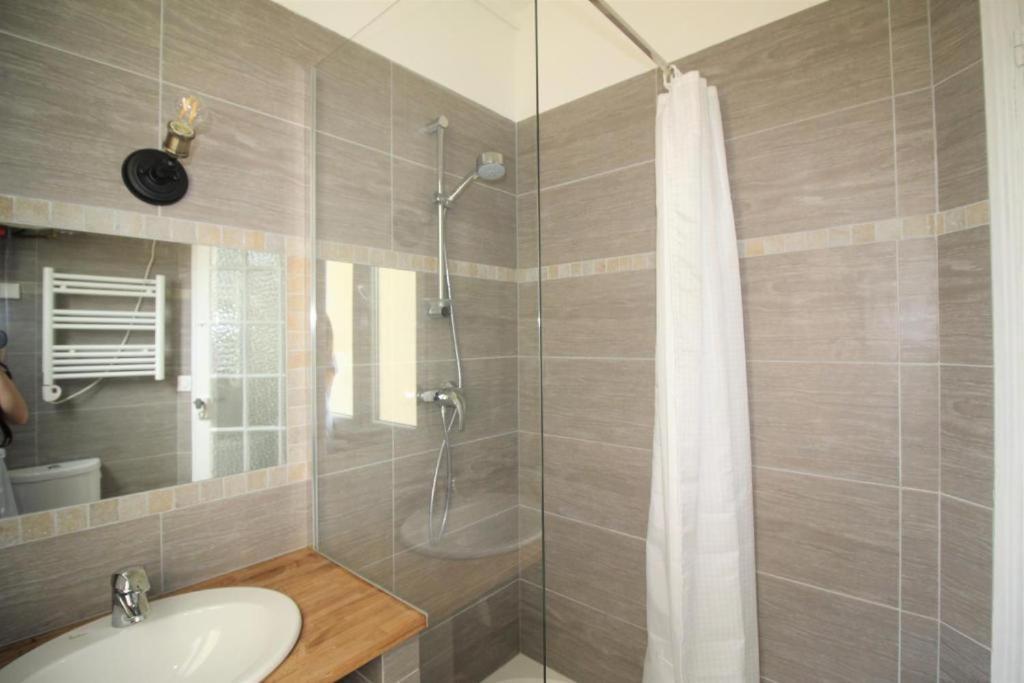 Nice Renting - Notre Dame - Cosy Loft Perfect View On The Roofs ภายนอก รูปภาพ