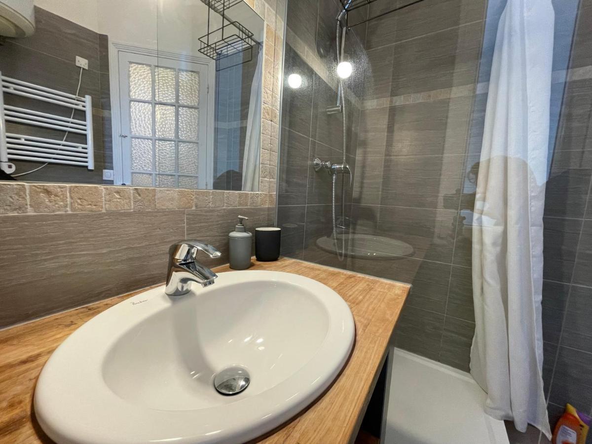 Nice Renting - Notre Dame - Cosy Loft Perfect View On The Roofs ภายนอก รูปภาพ